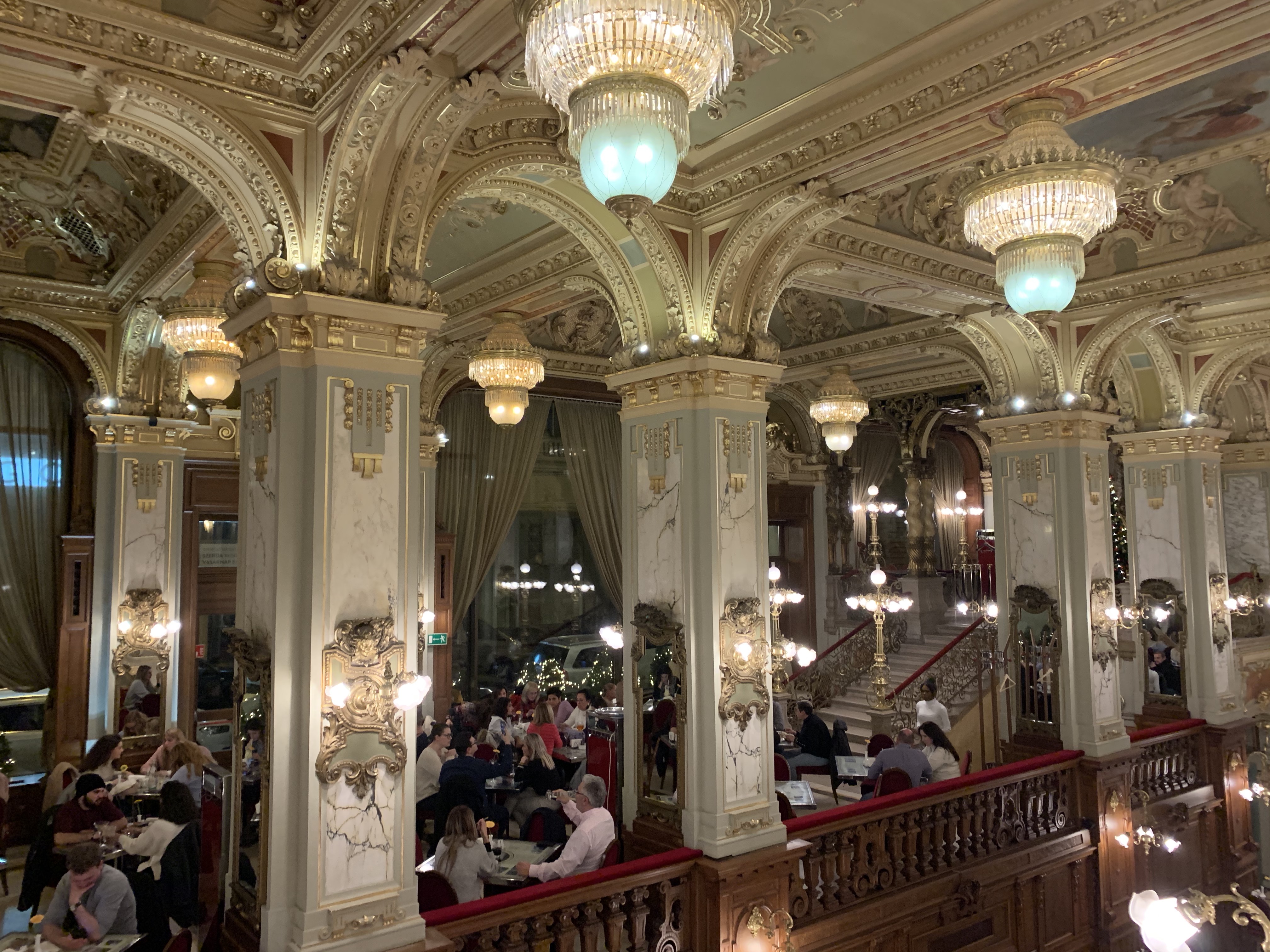 1jpRDvf8Qe2EqaLO7ZZK1Q